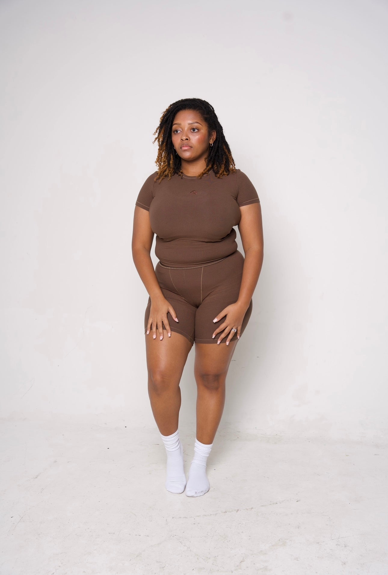 Ribbed Tee (Mocha)